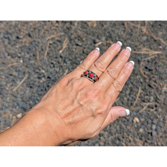 Navajo Sterling Silver Red Coral 3-Stone‎ Band Ring Handmade Southwest Sz 9 ** - Picture 5 of 10